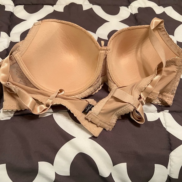 Lacey bra with underwire. 40C. Tan. EUC - Picture 7 of 7